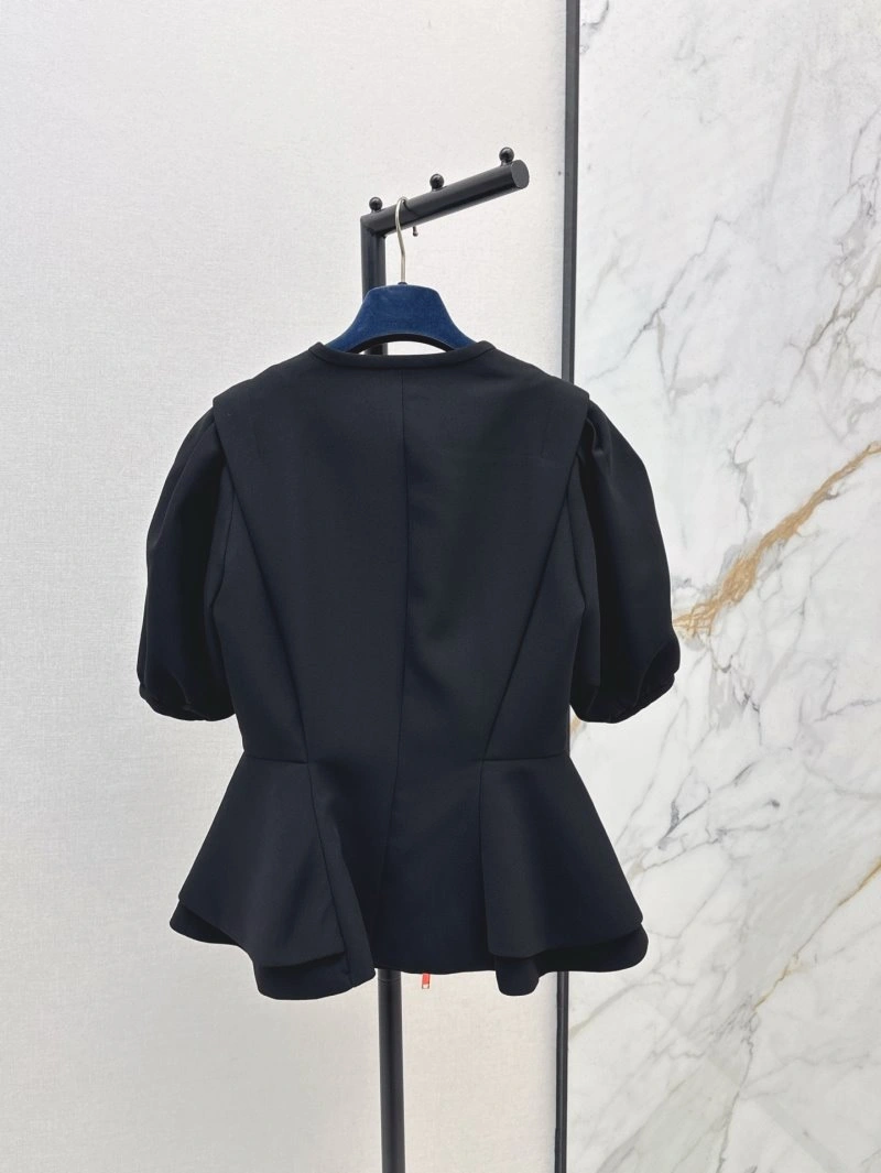 Sleek Louis Vuitton Outwear 130716