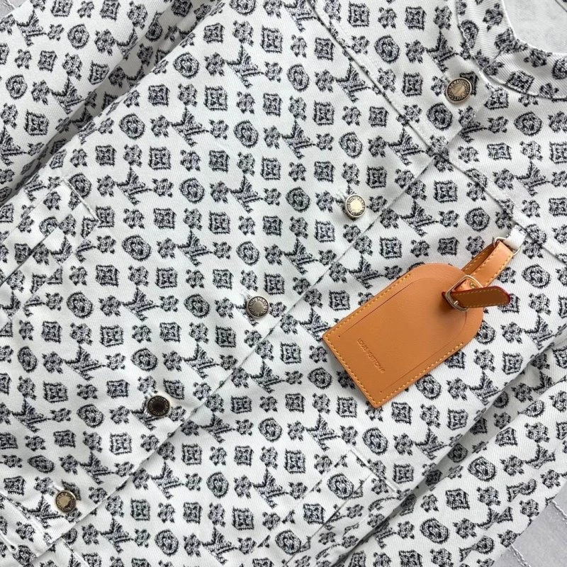 Louis Vuitton Outwear Flexible 130710