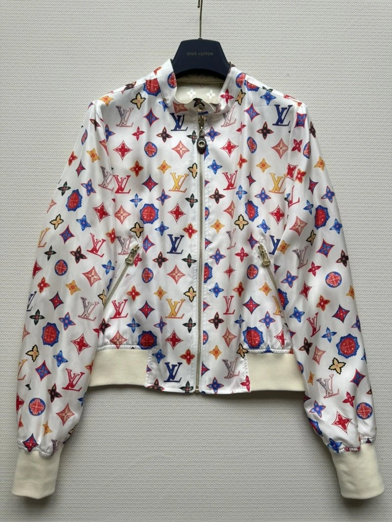 Flexible Louis Vuitton Outwear 130705