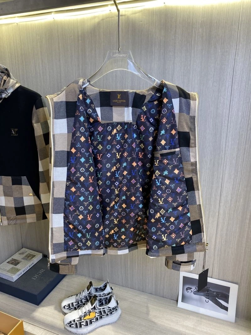 Tailored Louis Vuitton Outwear 135862