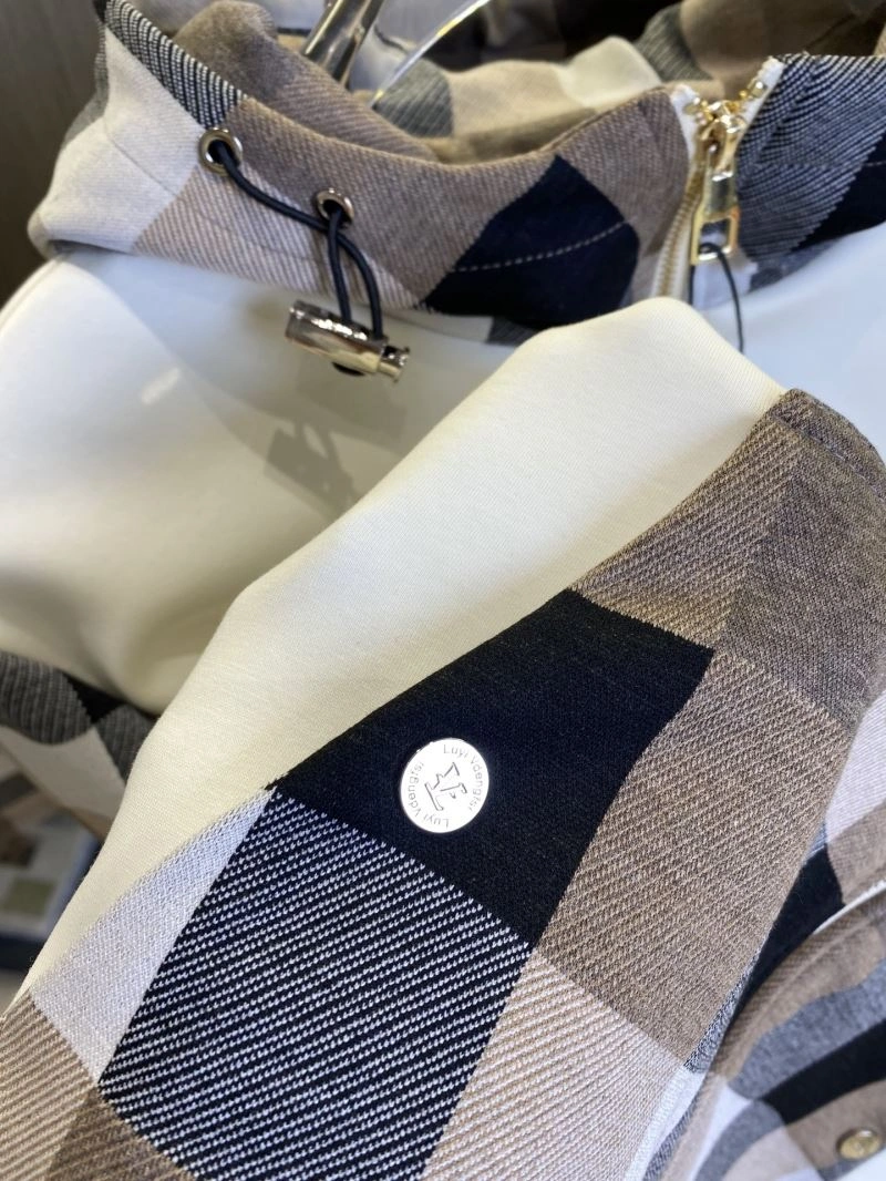 Tailored Louis Vuitton Outwear 135862