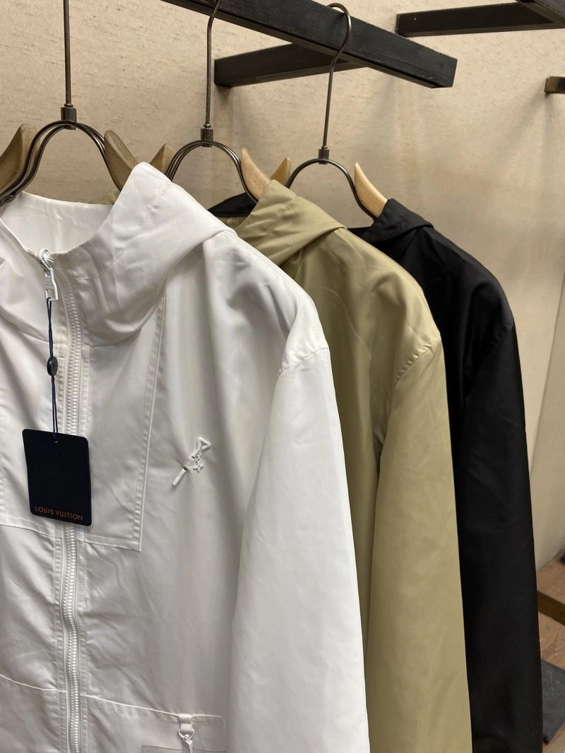 Casual Louis Vuitton Outwear 135838