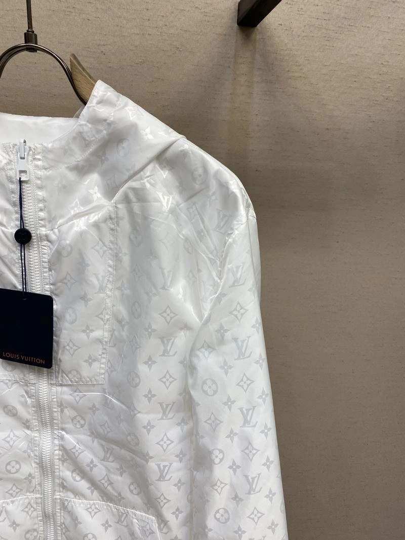 Casual Louis Vuitton Outwear 135838