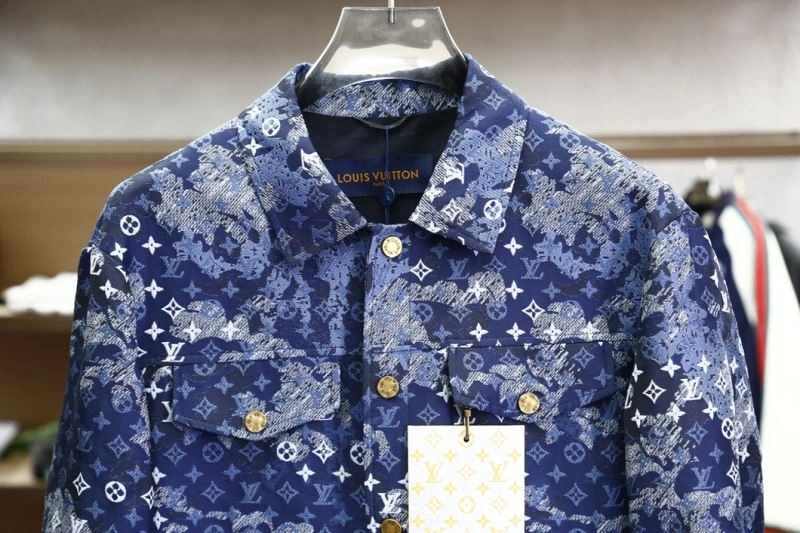 Durable Louis Vuitton Outwear 135836