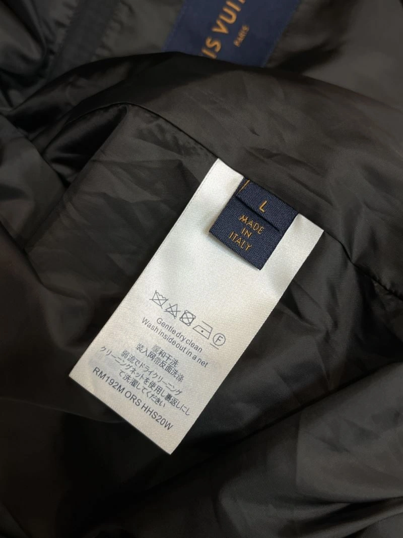 Sophisticated Louis Vuitton Outwear 135833