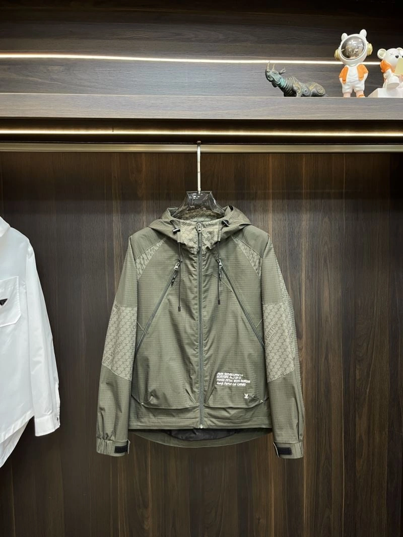 Sophisticated Louis Vuitton Outwear 135833