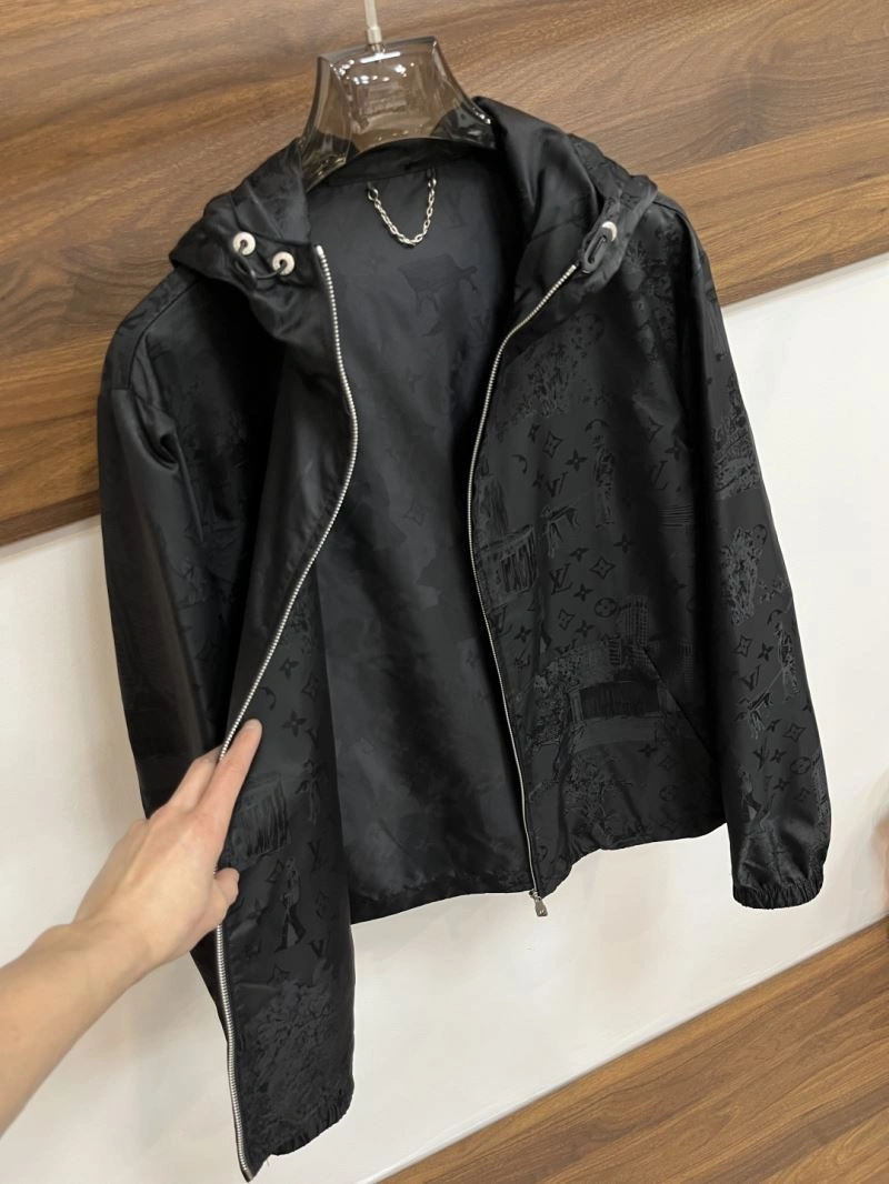 Louis Vuitton Outwear Lightweight 135827