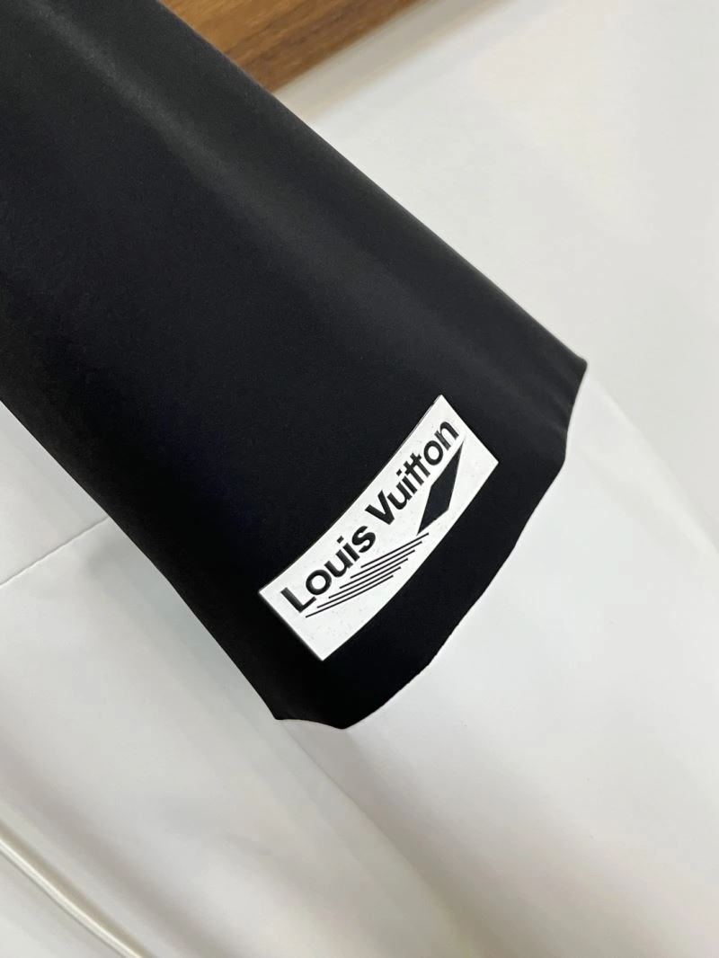 Louis Vuitton Outwear SmoothTexture 135830