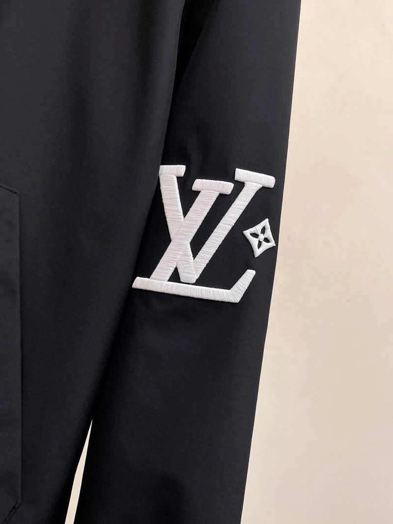 WellDesigned Louis Vuitton Outwear 135823