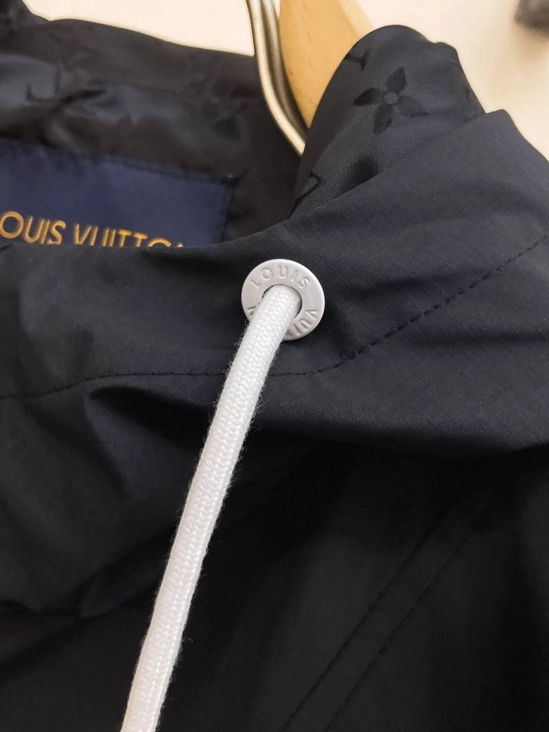 WellDesigned Louis Vuitton Outwear 135823
