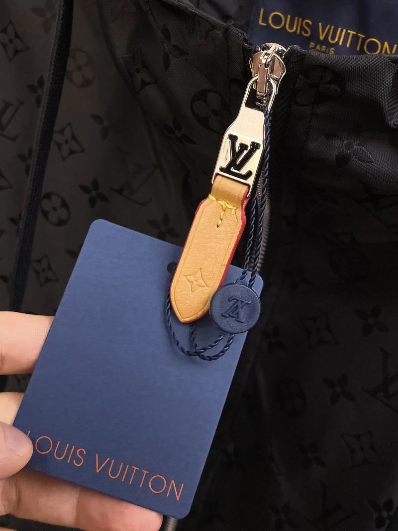 OdorResistant Louis Vuitton Outwear 135876