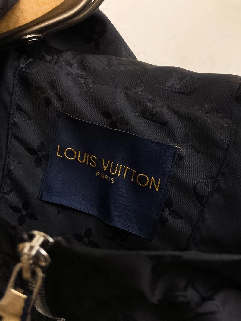 OdorResistant Louis Vuitton Outwear 135876