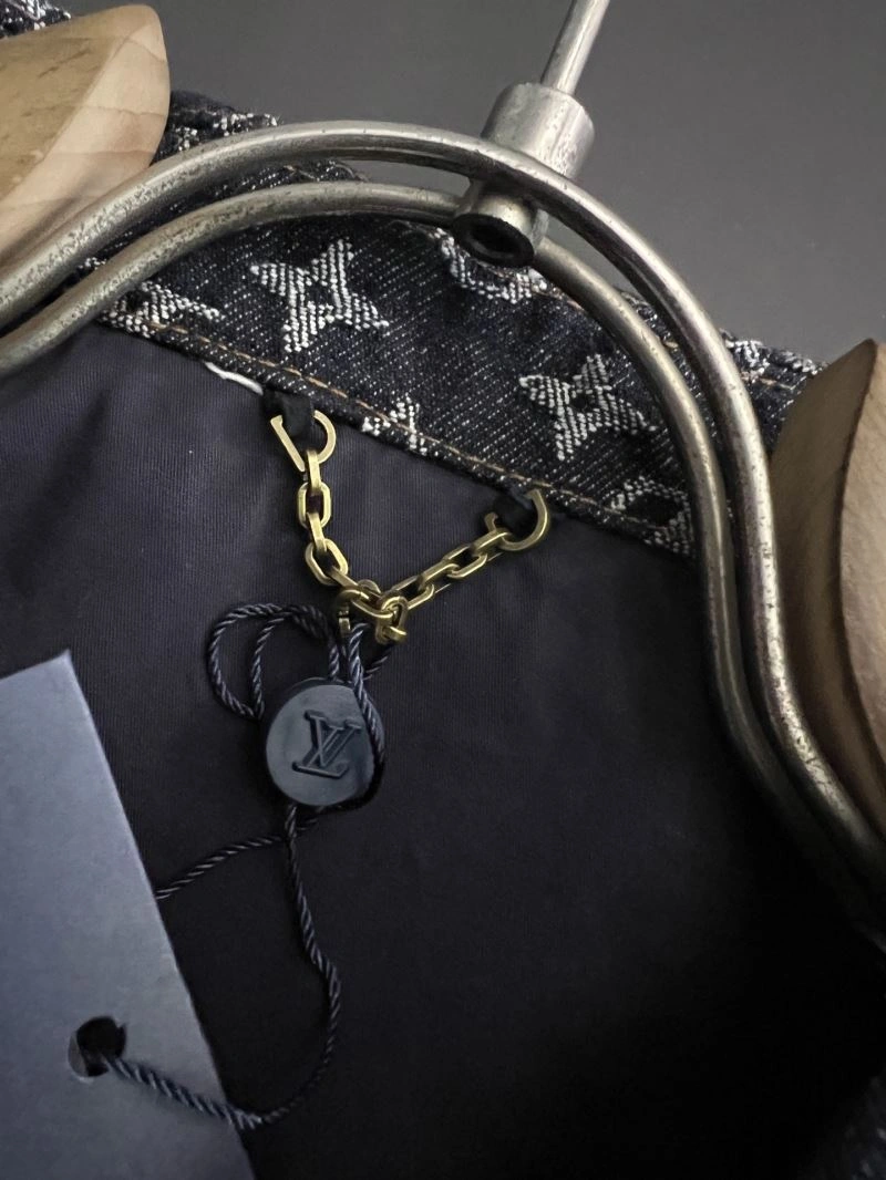 Louis Vuitton Outwear Effortless 135801