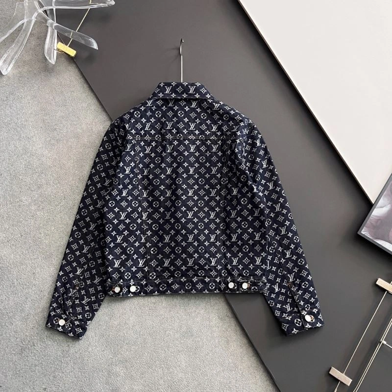 Louis Vuitton Outwear Effortless 135801