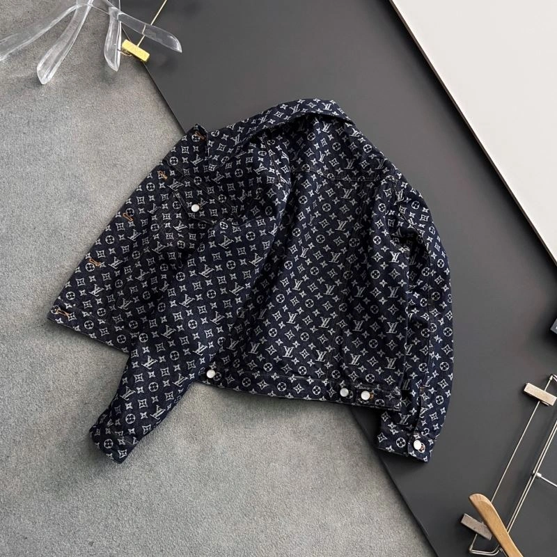 Louis Vuitton Outwear Effortless 135801