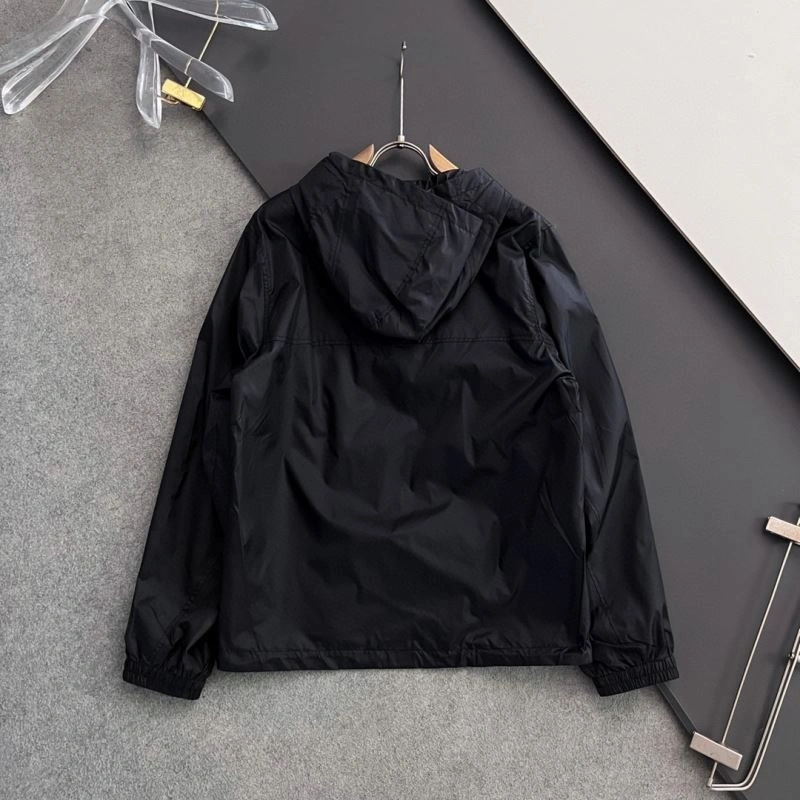Stretchable Louis Vuitton Outwear 135800