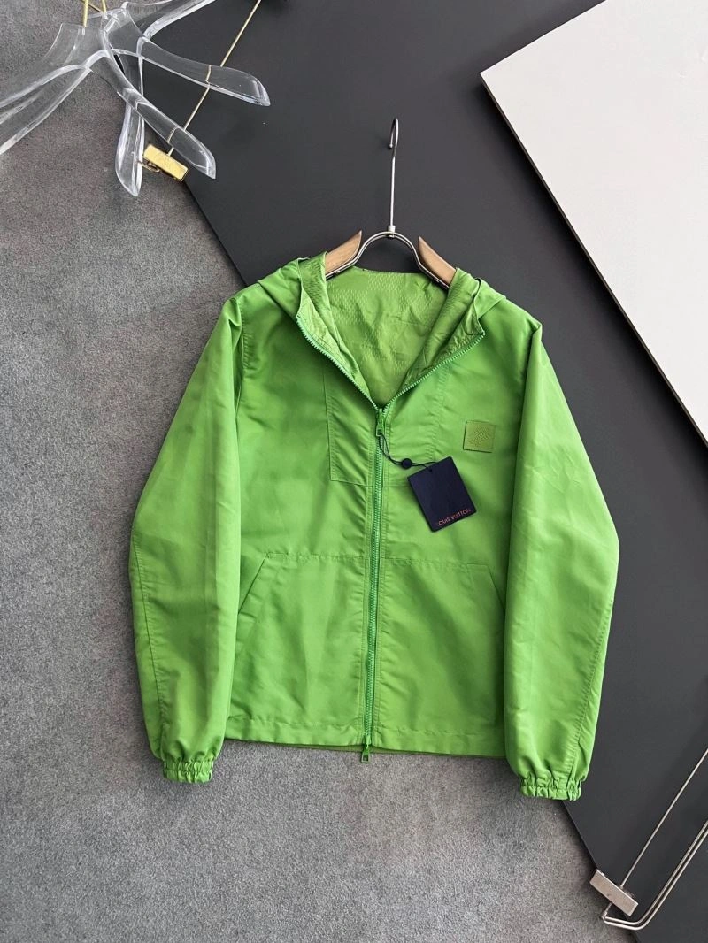 Stretchable Louis Vuitton Outwear 135800