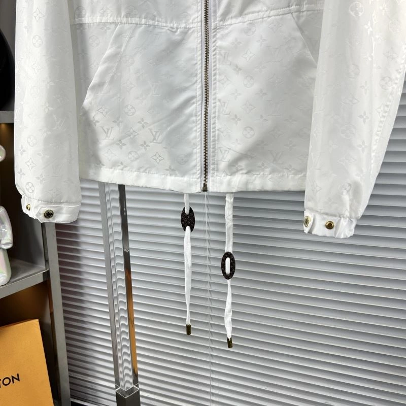 Casual Louis Vuitton Outwear 135806