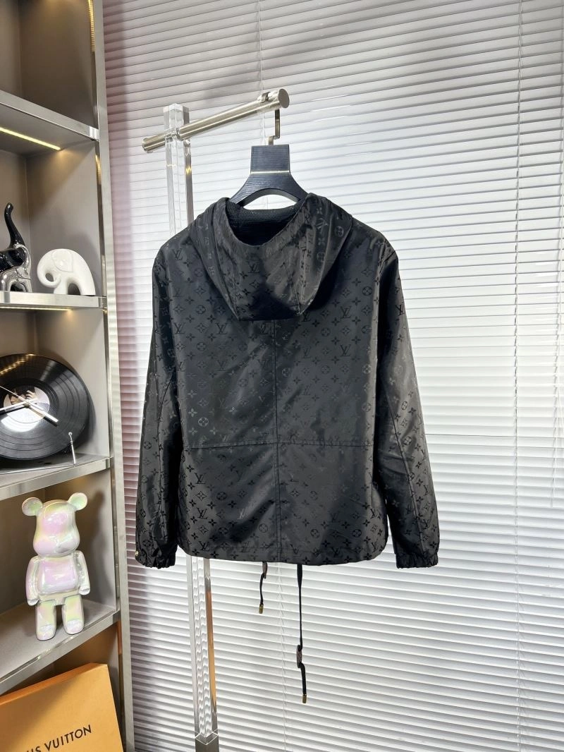 WaterResistant Louis Vuitton Outwear 135802