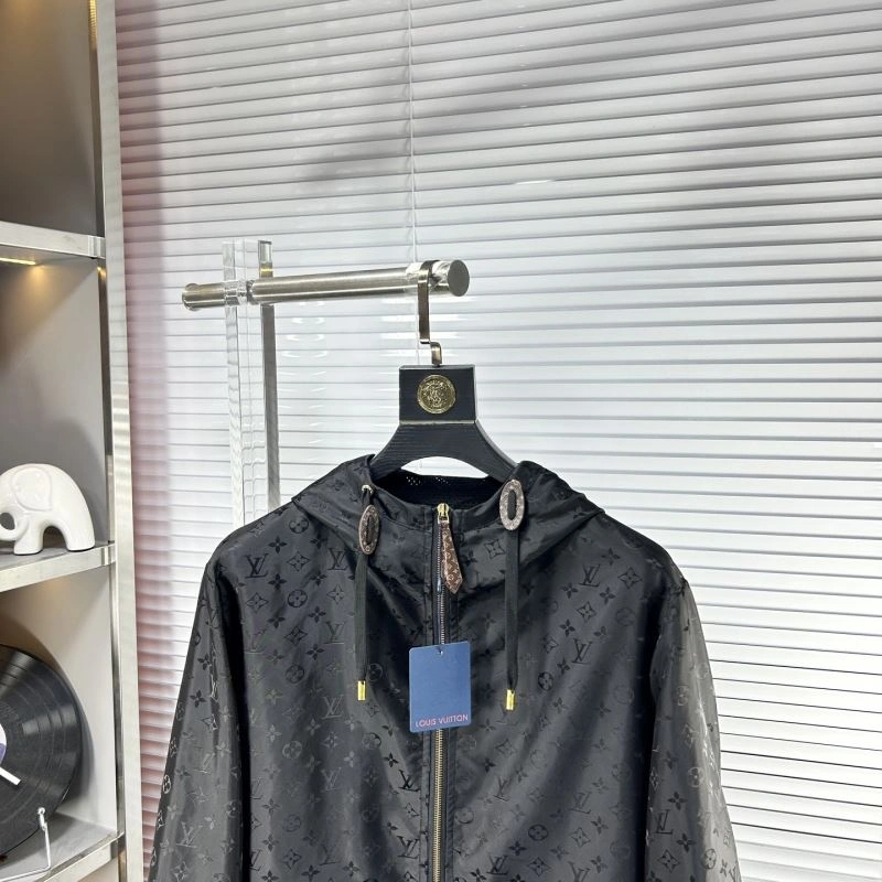WaterResistant Louis Vuitton Outwear 135802