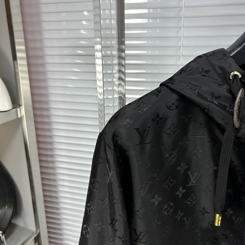 WaterResistant Louis Vuitton Outwear 135802