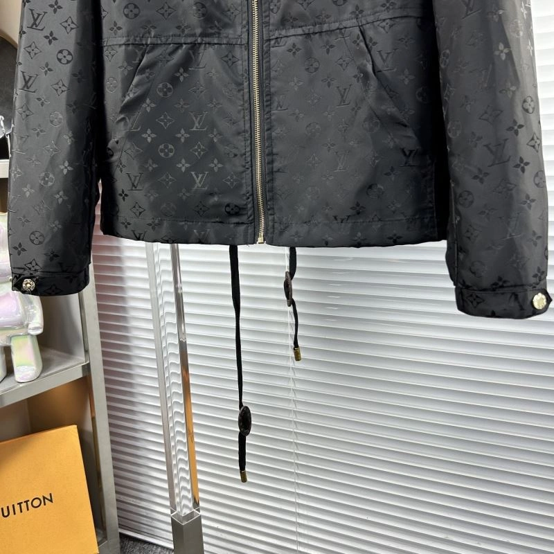 WaterResistant Louis Vuitton Outwear 135802
