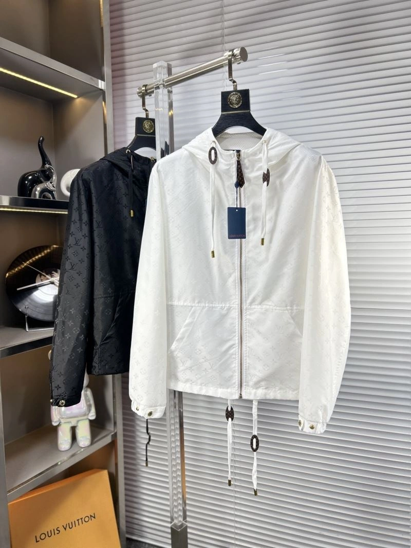 WaterResistant Louis Vuitton Outwear 135802
