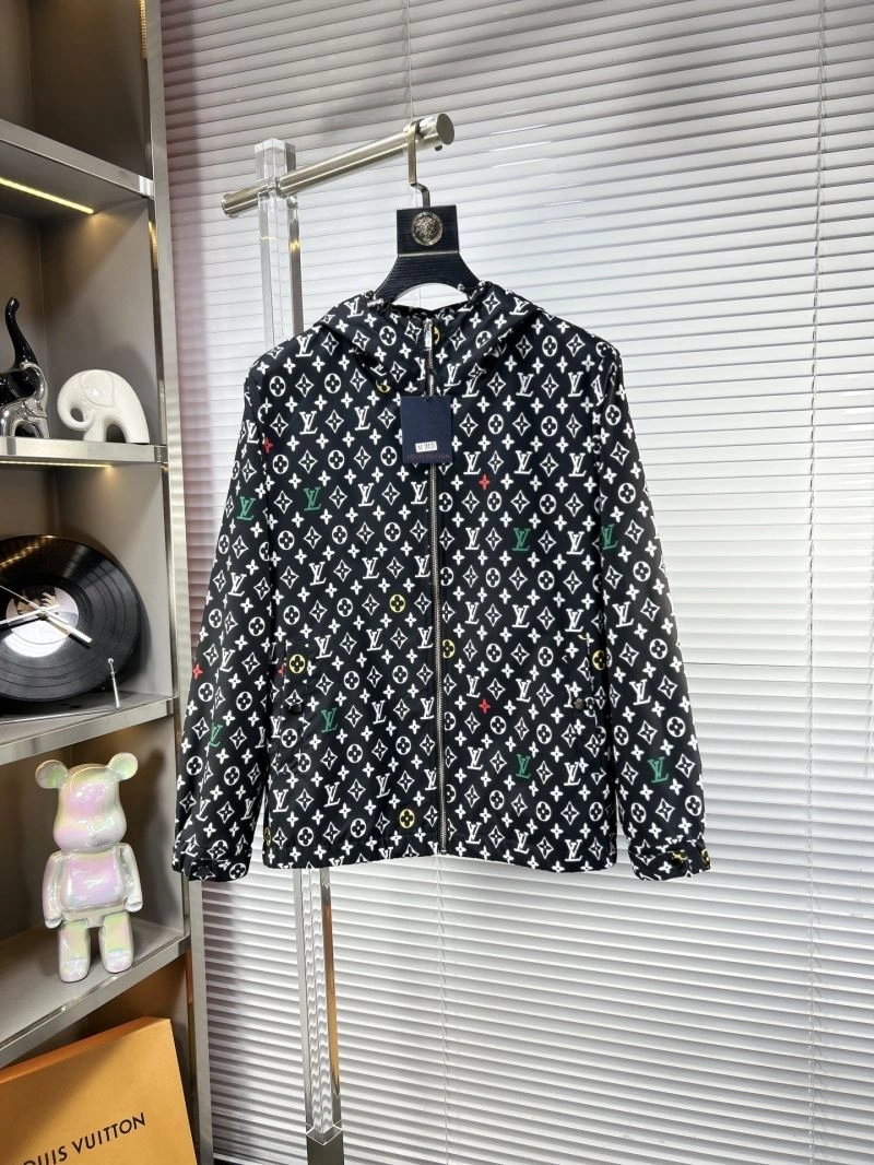 Fashionable Louis Vuitton Outwear 135809