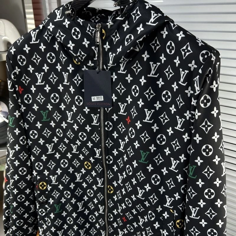 Fashionable Louis Vuitton Outwear 135809