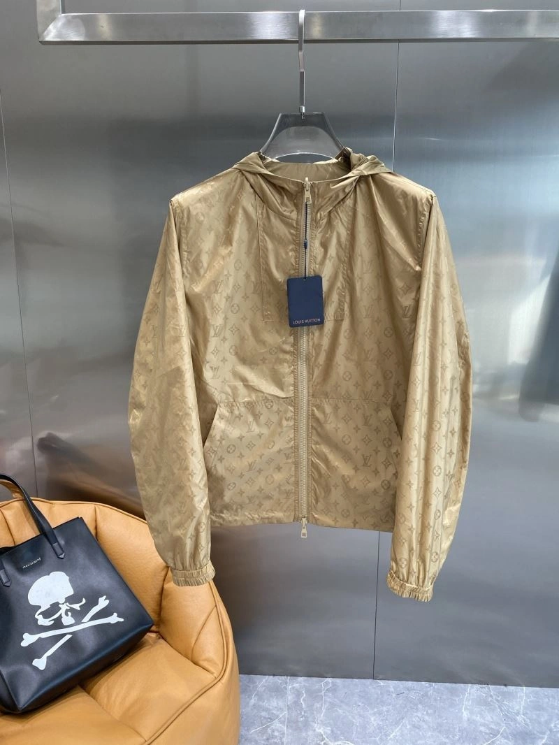 UrbanStyle Louis Vuitton Outwear 135795
