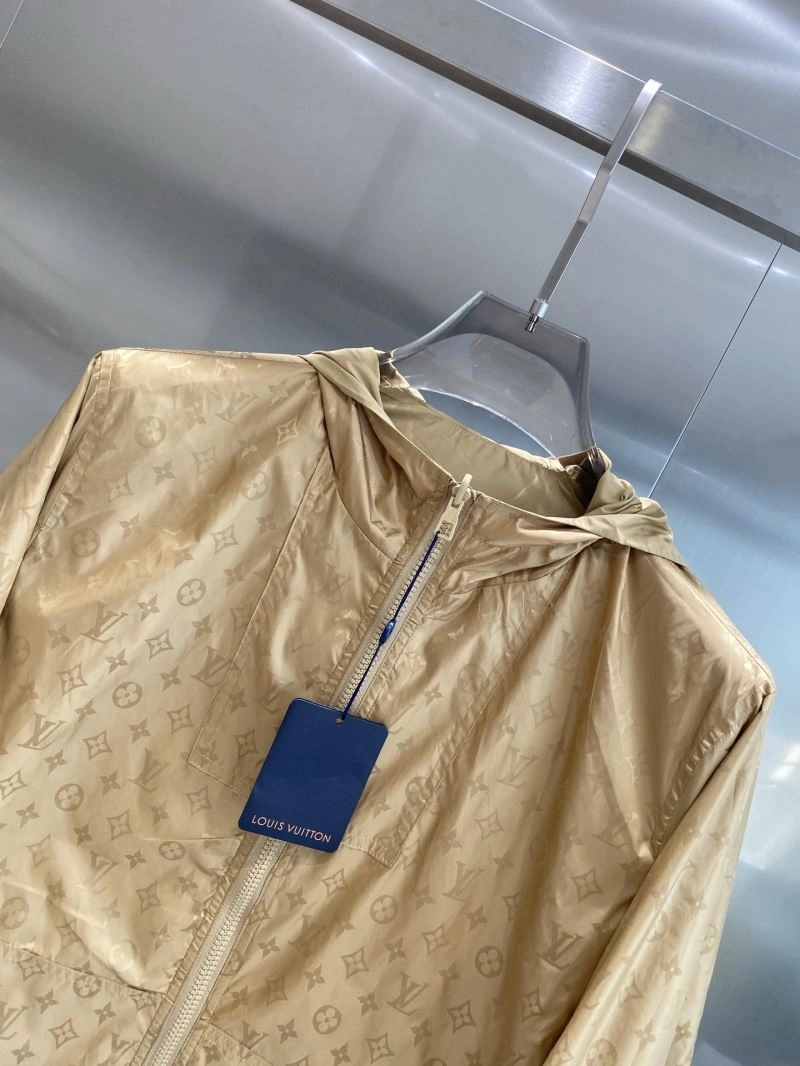 UrbanStyle Louis Vuitton Outwear 135795