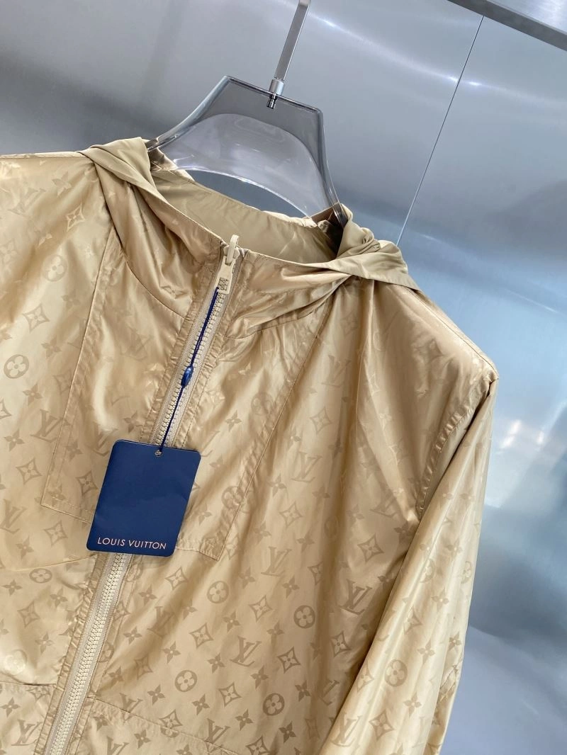 UrbanStyle Louis Vuitton Outwear 135795