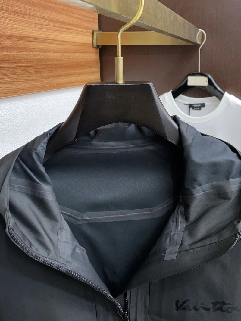 Louis Vuitton Outwear Breathable 135790