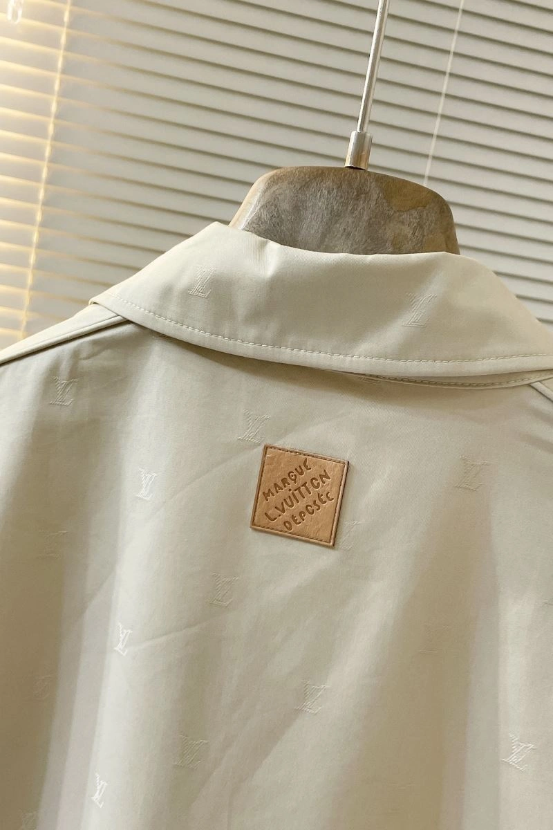 Snug Louis Vuitton Outwear 134947