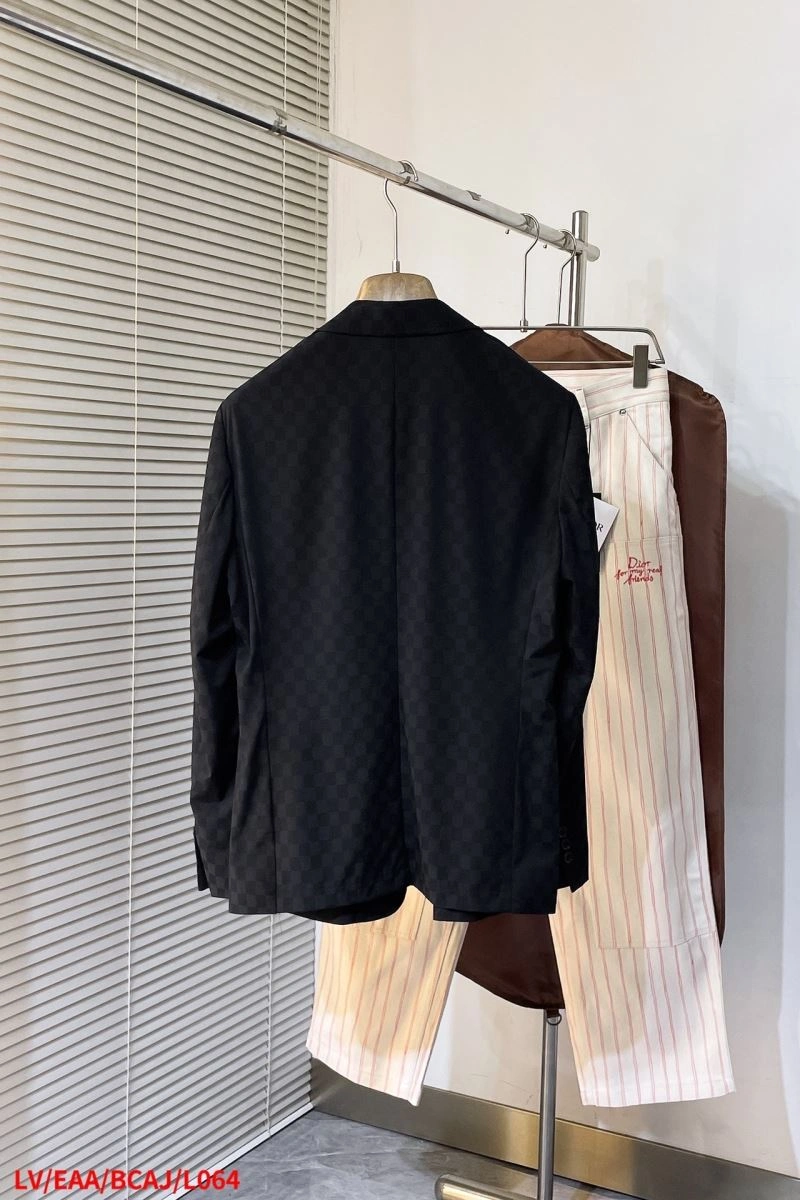Casual Louis Vuitton Outwear 134945