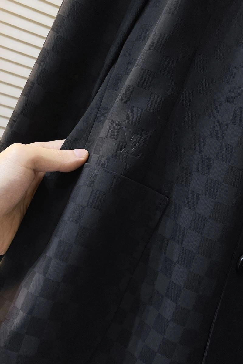 Casual Louis Vuitton Outwear 134945