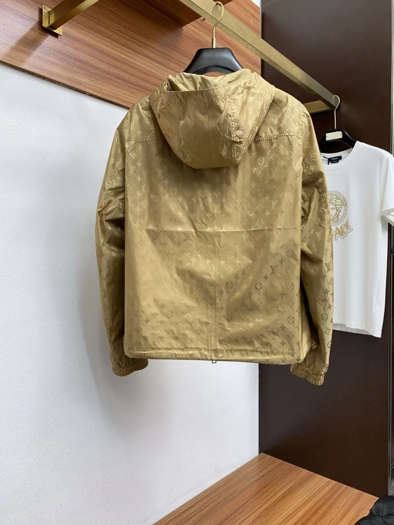 Louis Vuitton Outwear Sporty 134929