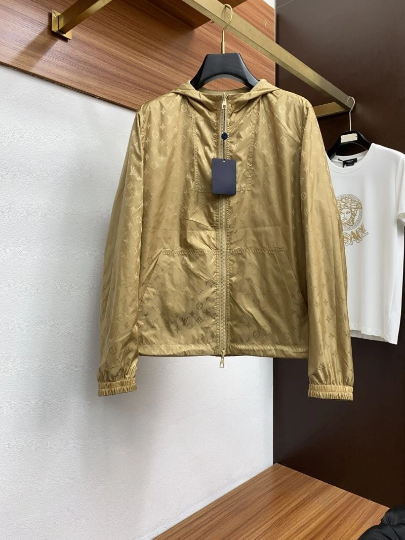 Louis Vuitton Outwear Sporty 134929