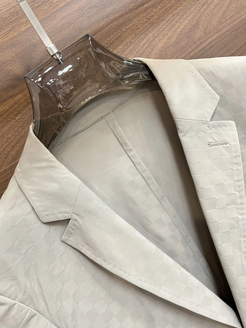 GoAnywhere Louis Vuitton Outwear 134932
