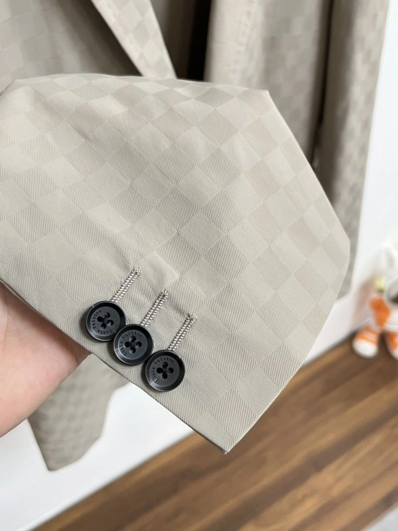 GoAnywhere Louis Vuitton Outwear 134932