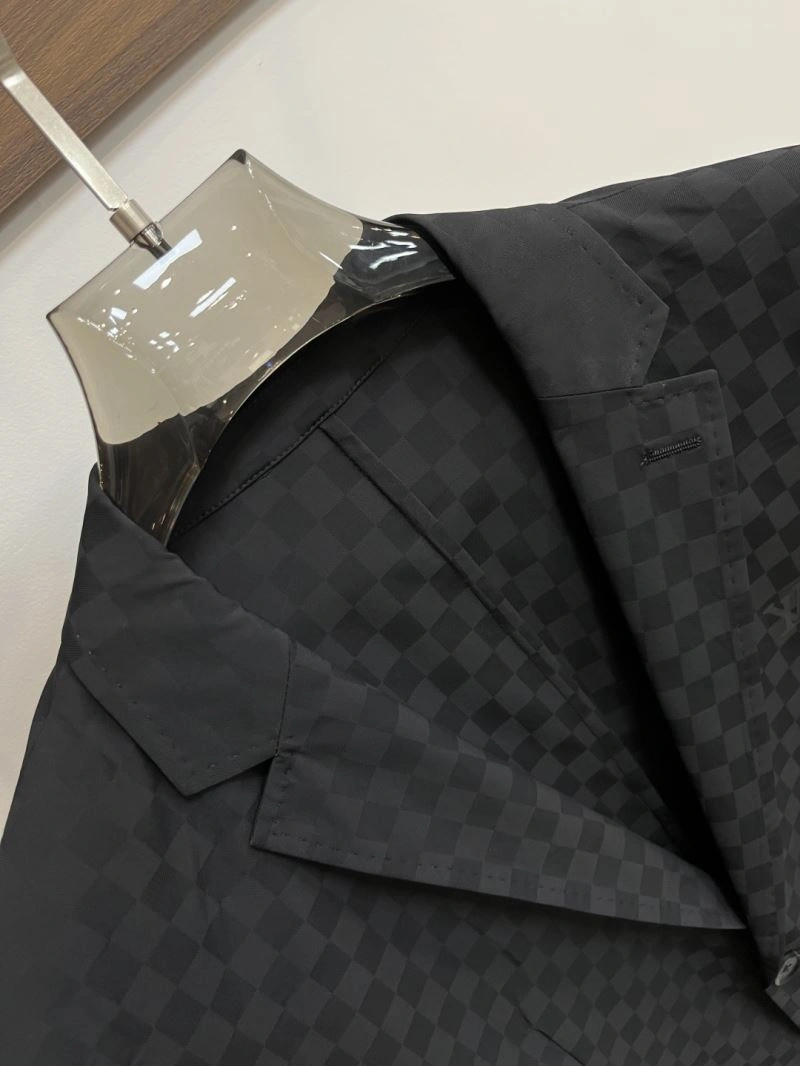 NewStyle Louis Vuitton Outwear 134926