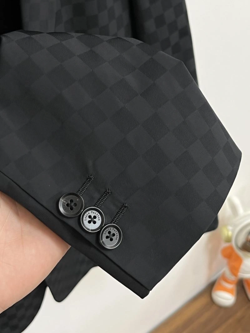 NewStyle Louis Vuitton Outwear 134926