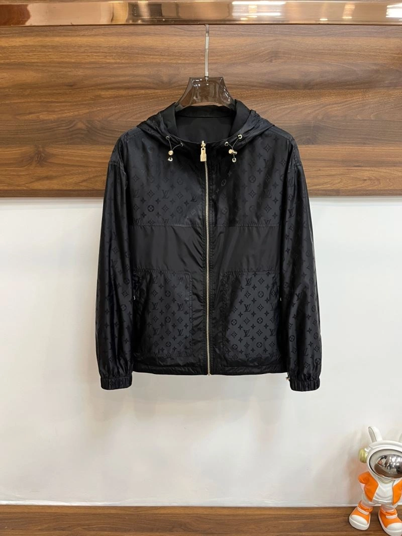 Sophisticated Louis Vuitton Outwear 134914