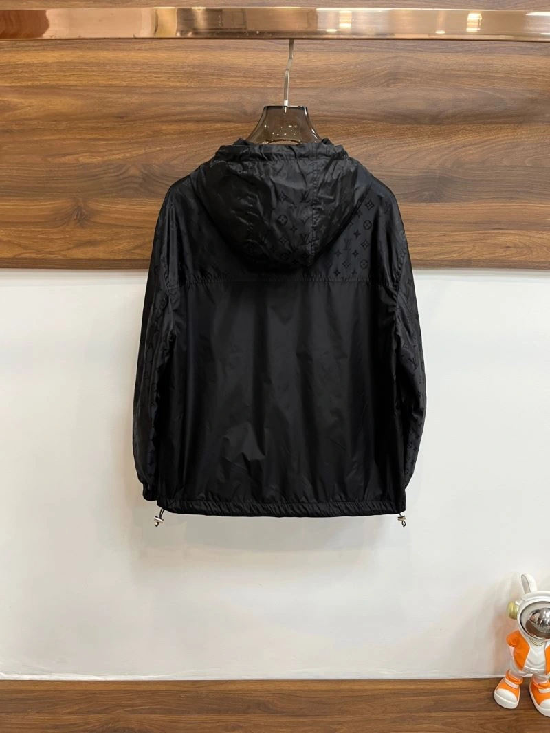 Sophisticated Louis Vuitton Outwear 134914