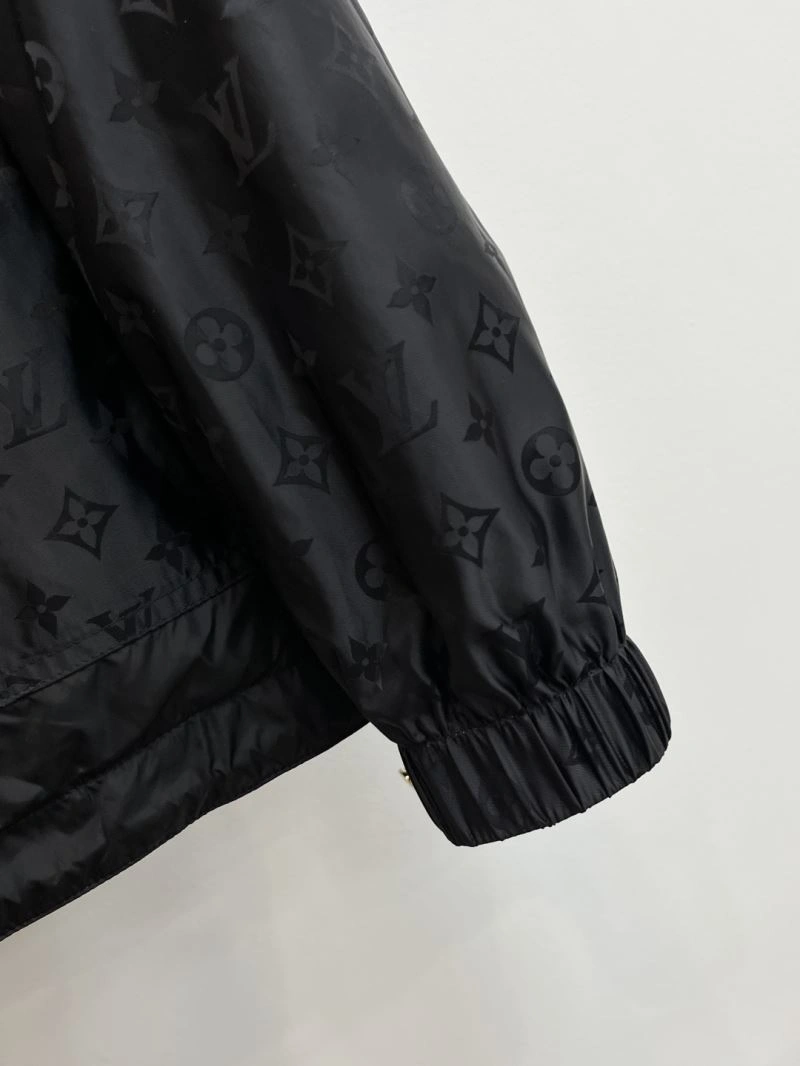 Sophisticated Louis Vuitton Outwear 134914