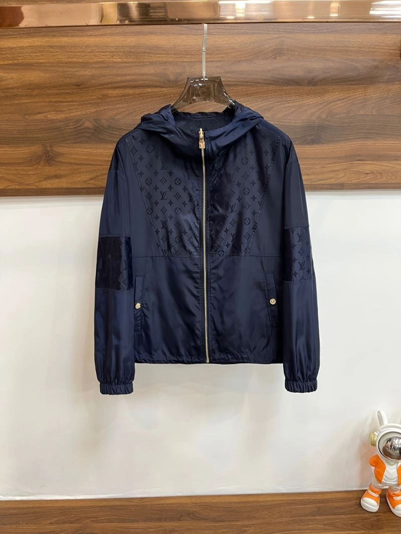 Comfortable Louis Vuitton Outwear 134940
