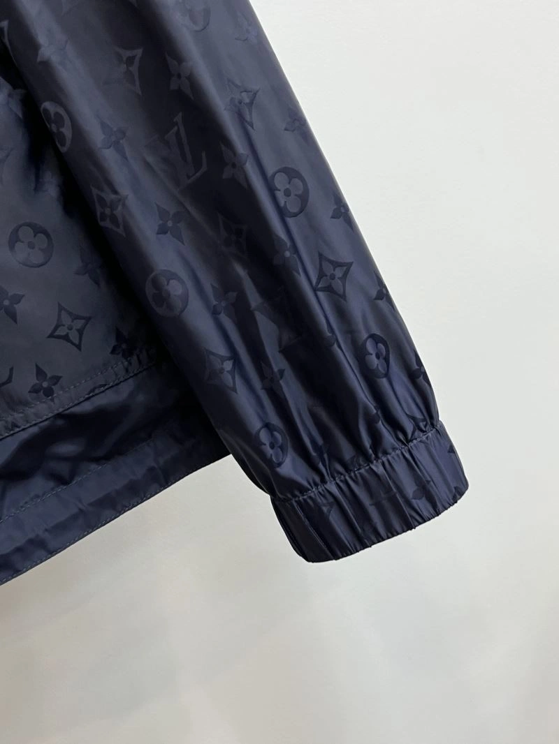Comfortable Louis Vuitton Outwear 134940