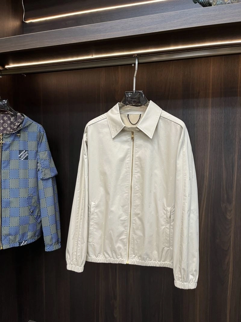 Classic Louis Vuitton Outwear 134919