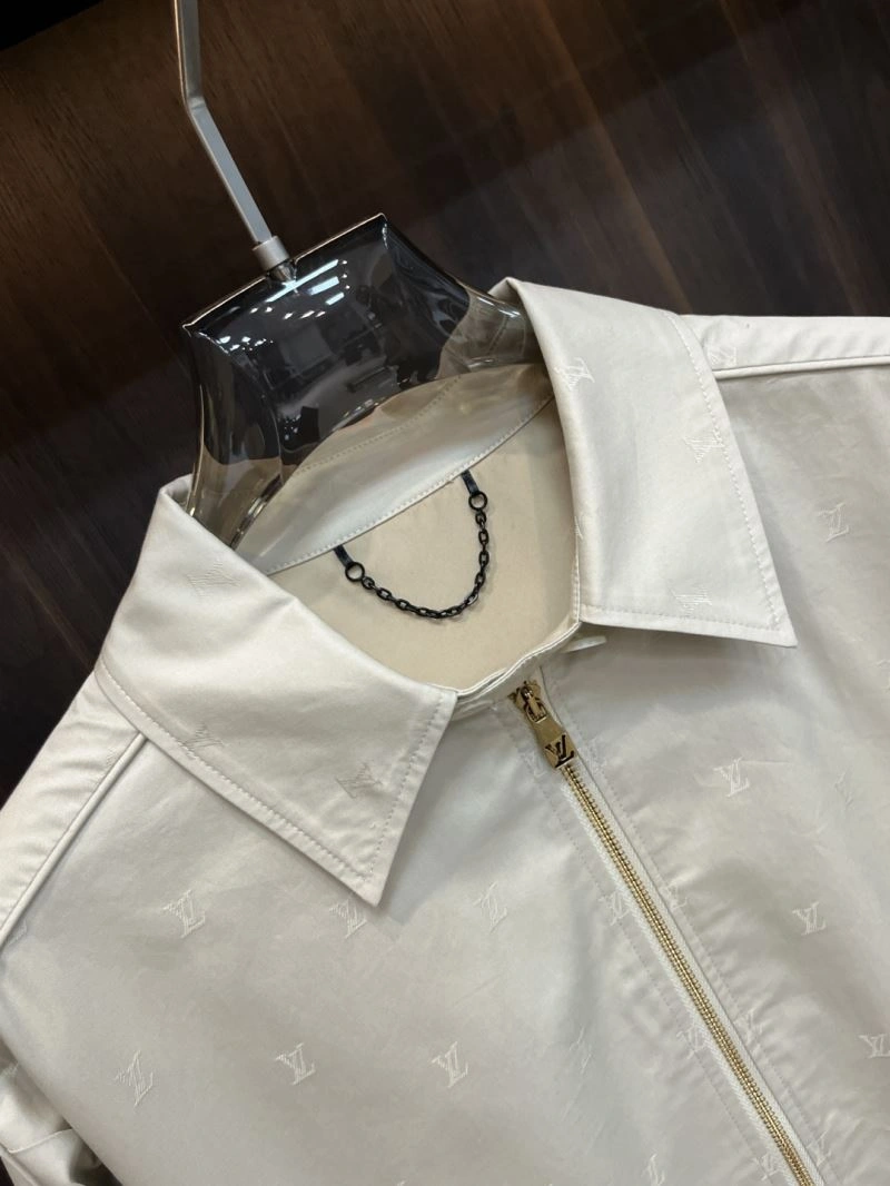 Classic Louis Vuitton Outwear 134919