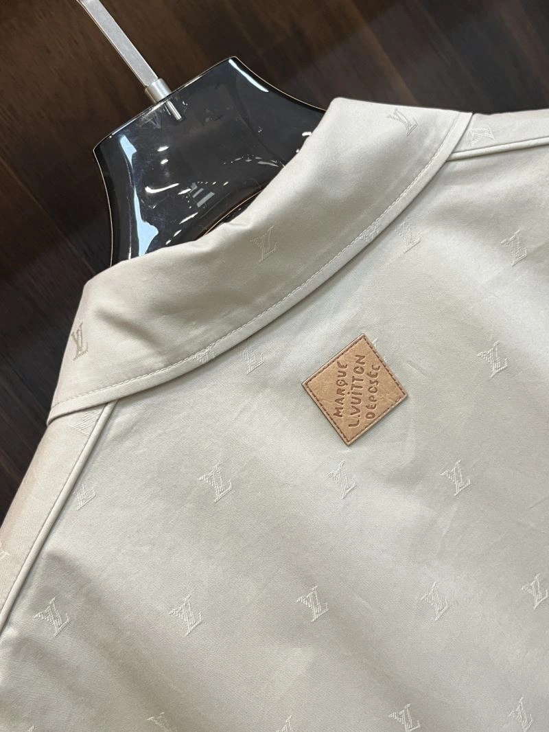 Classic Louis Vuitton Outwear 134919